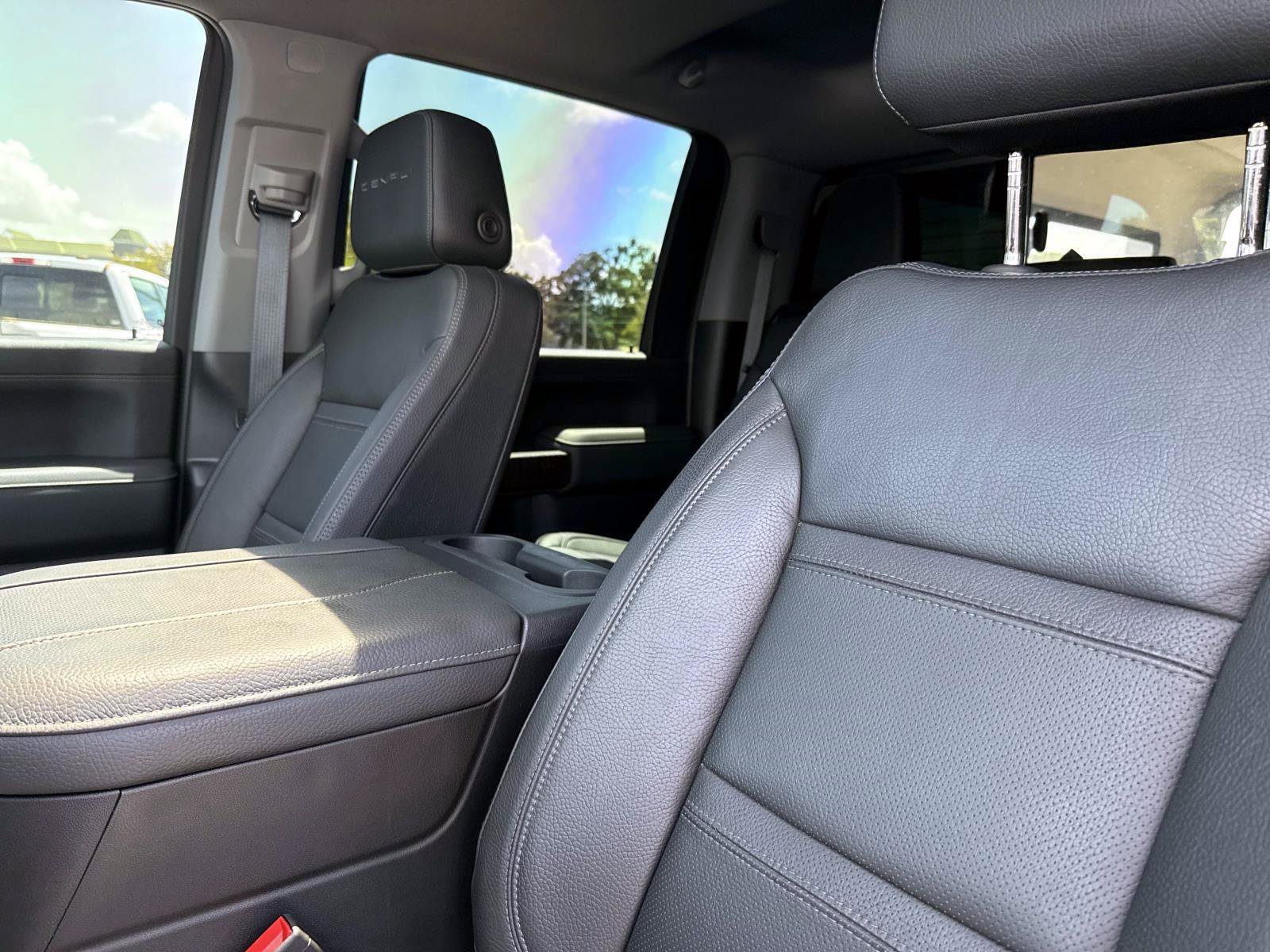 Used 2023 GMC Sierra 2500 Denali w/ Denali Ultimate Package AWD/4WD image 26