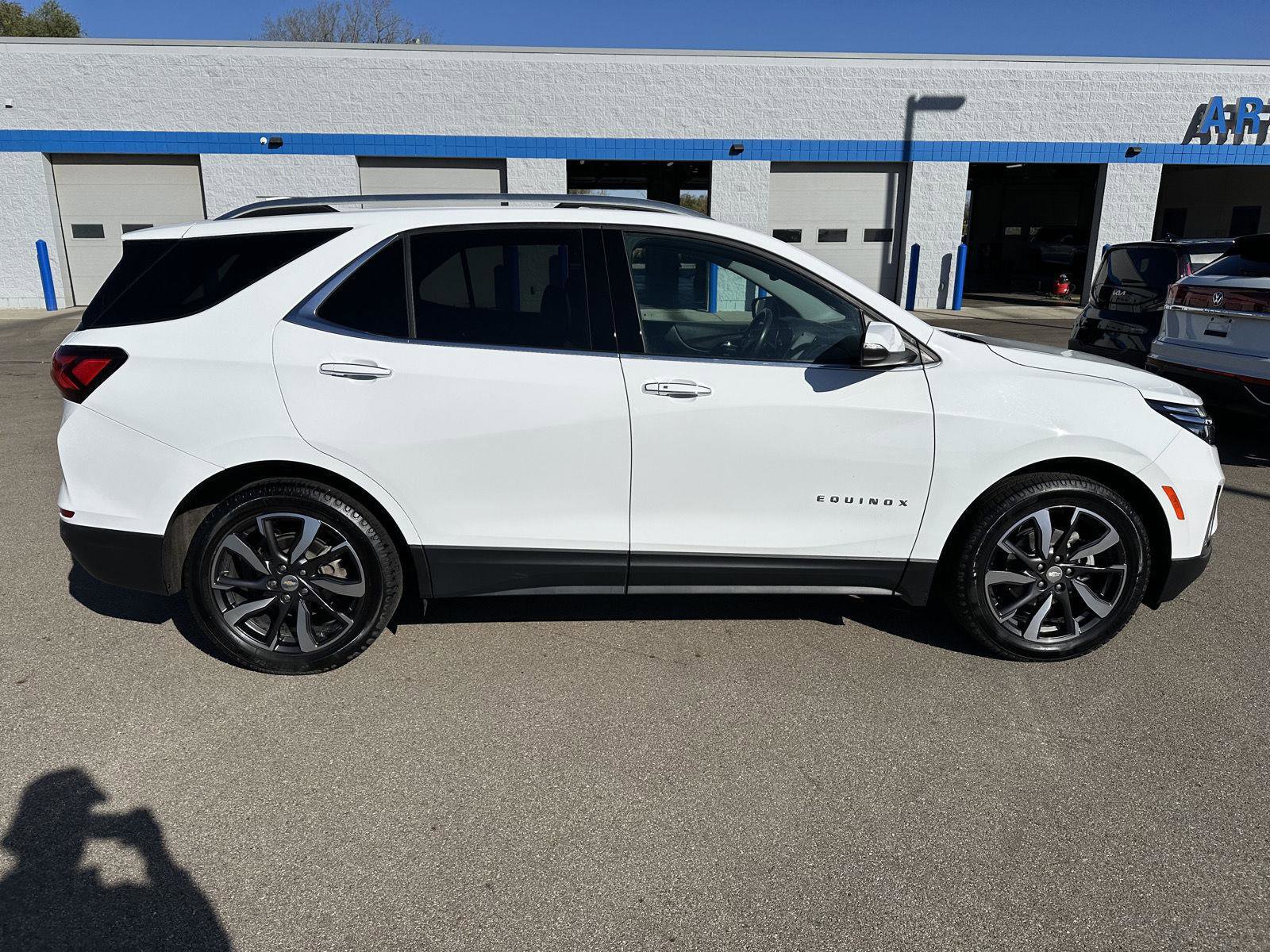 Used 2022 Chevrolet Equinox Premier image 12