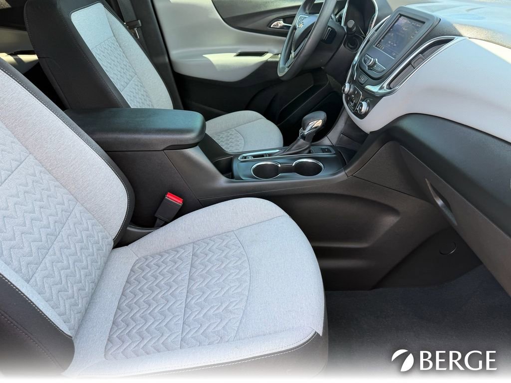 Used 2022 Chevrolet Equinox LS w/ LS Convenience Package AWD/4WD image 13