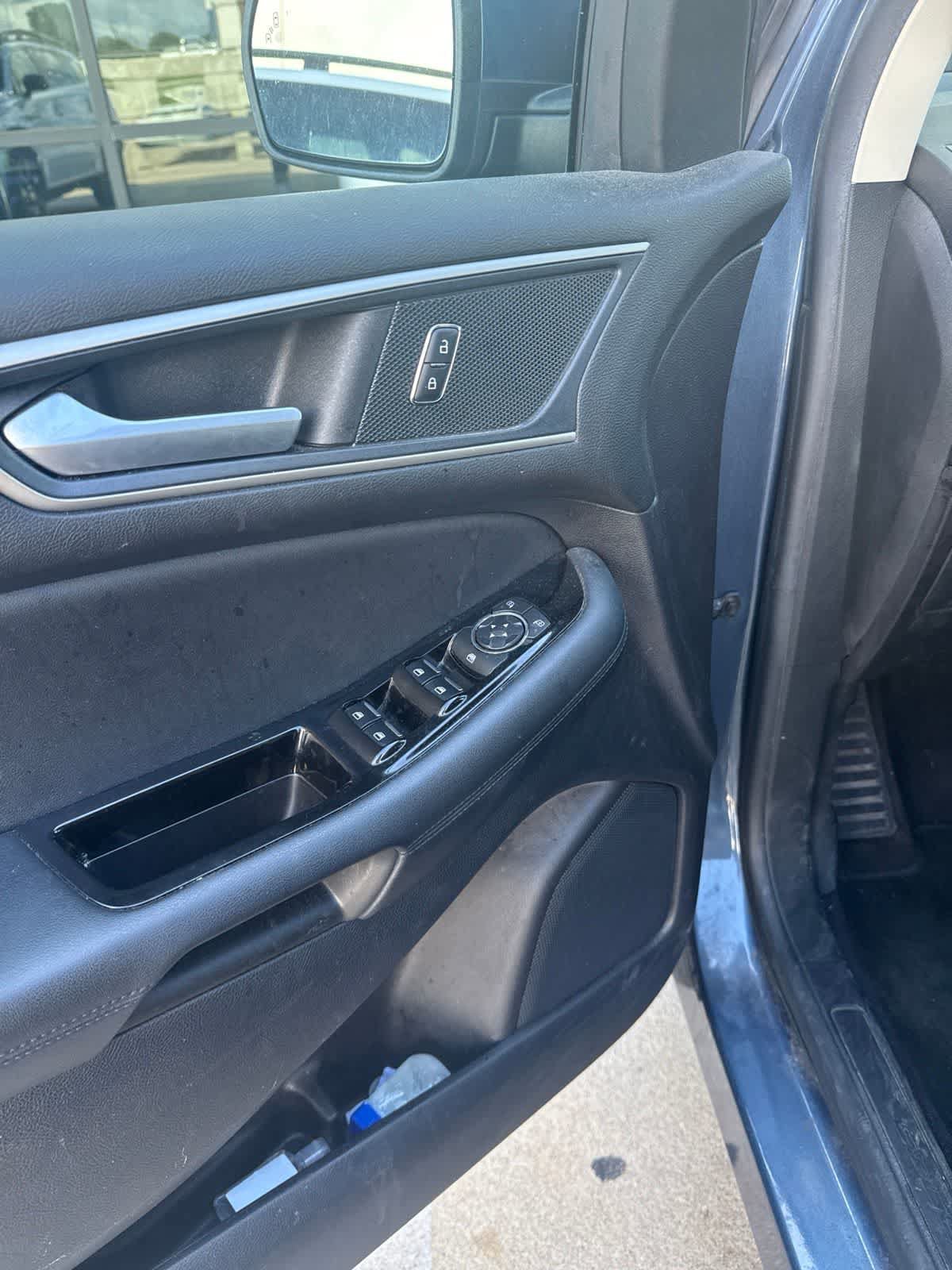 Used 2019 Ford Edge SEL w/ Equipment Group 201A FWD image 4