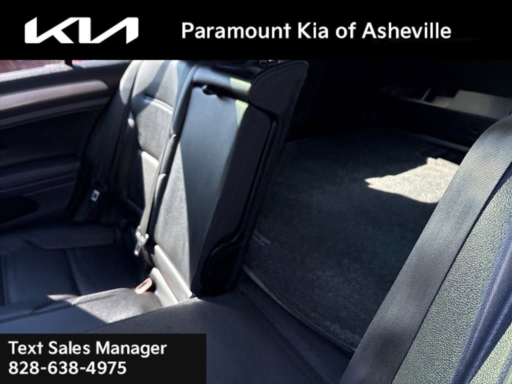 Used 2017 Volkswagen Golf S FWD image 23