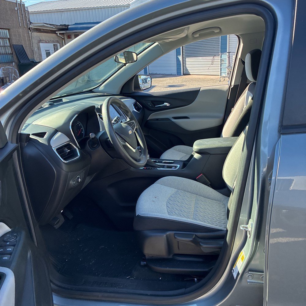Used 2023 Chevrolet Equinox LS image 10