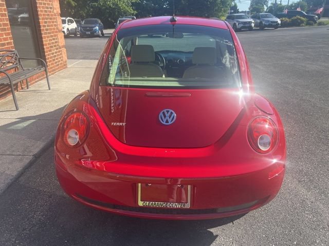 Used 2010 Volkswagen Beetle Coupe FWD image 4