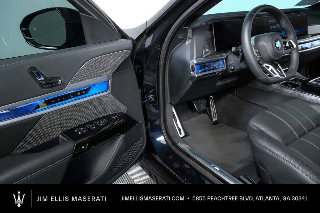 Used 2023 BMW 760i xDrive AWD/4WD image 10
