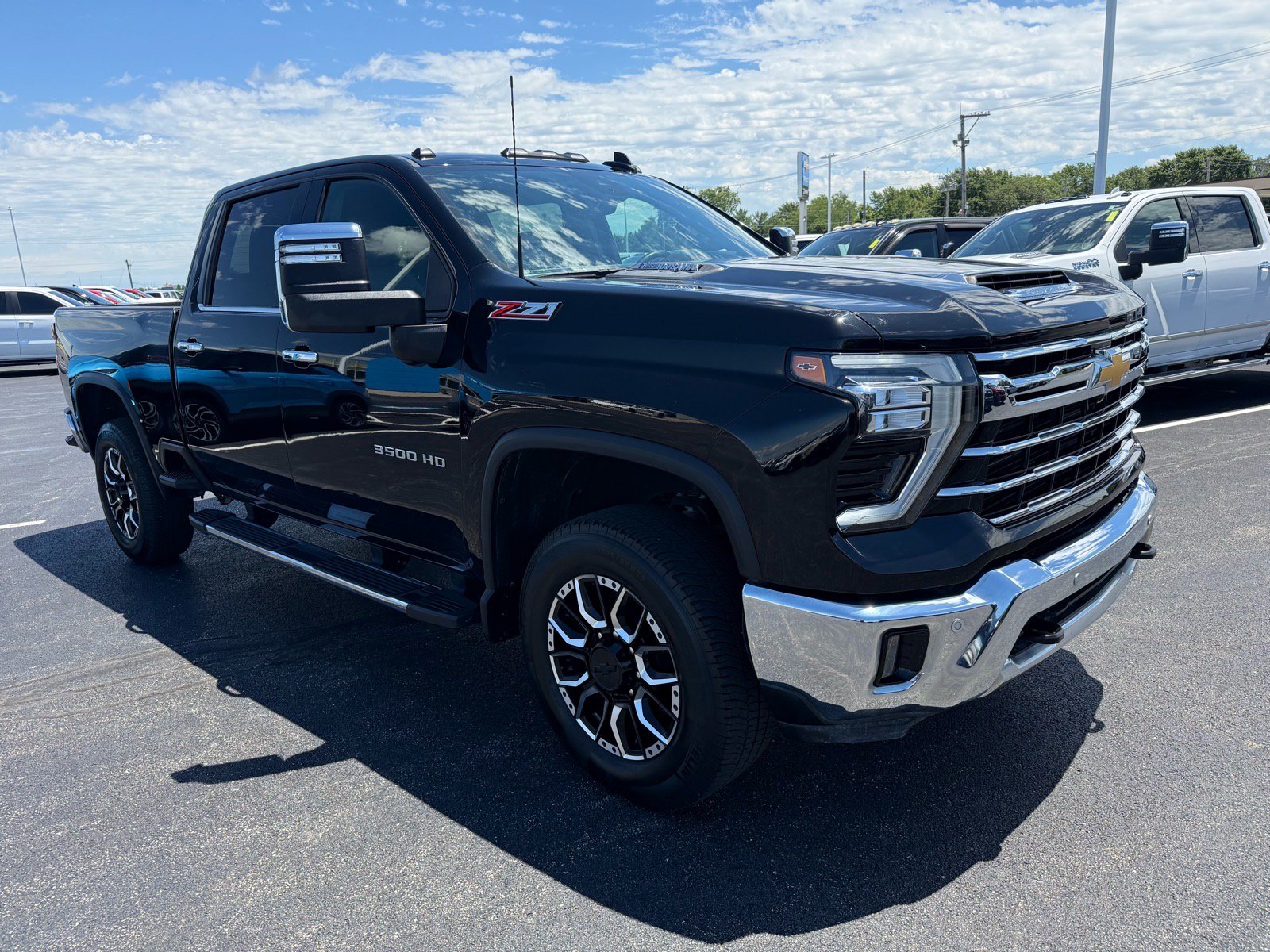 Used 2024 Chevrolet Silverado 3500 LTZ w/ LTZ Plus Package AWD/4WD image 7