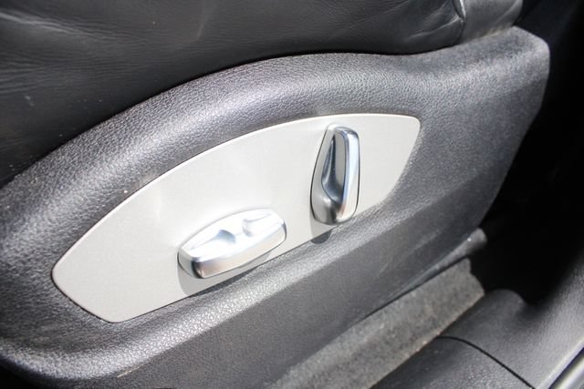 Used 2023 Porsche Macan Turbo AWD/4WD image 3