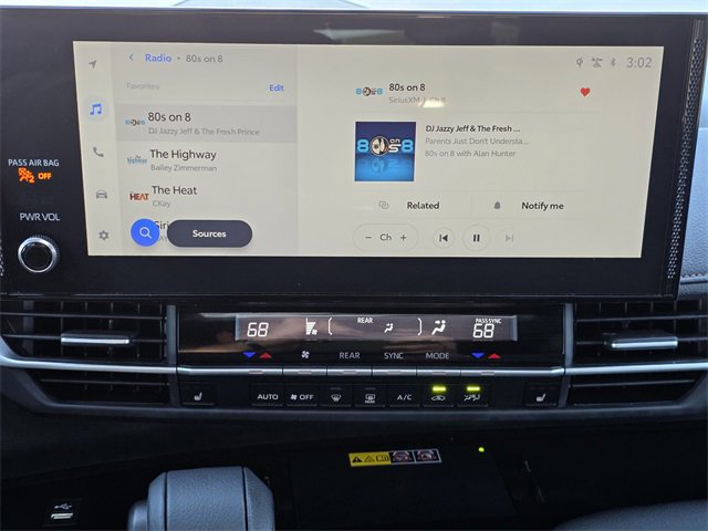 Used 2025 Toyota Sienna XLE Woodland Edition image 13