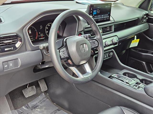 Used 2025 Honda Pilot EX-L image 10