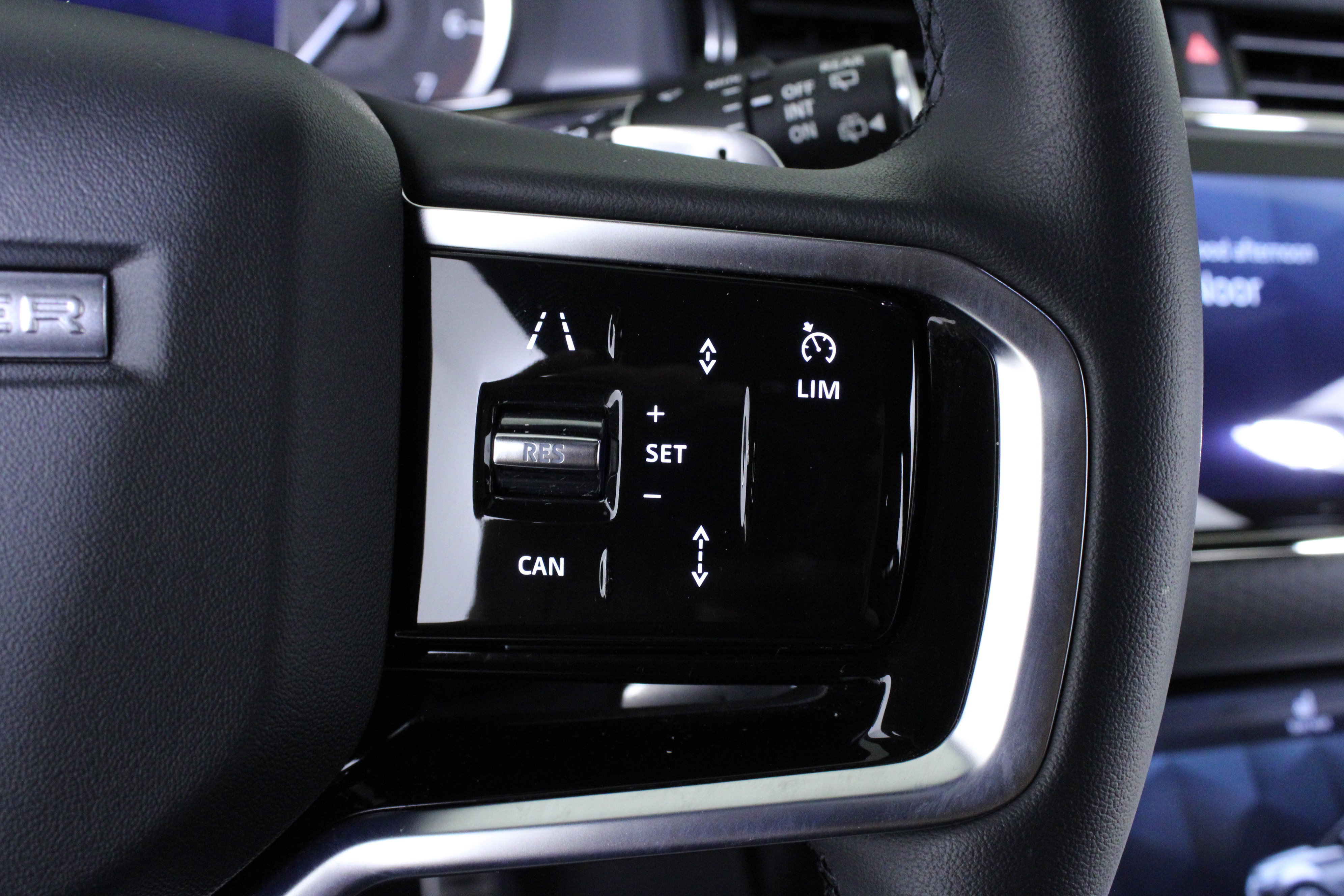 Used 2023 Land Rover Range Rover Evoque R-Dynamic S image 21