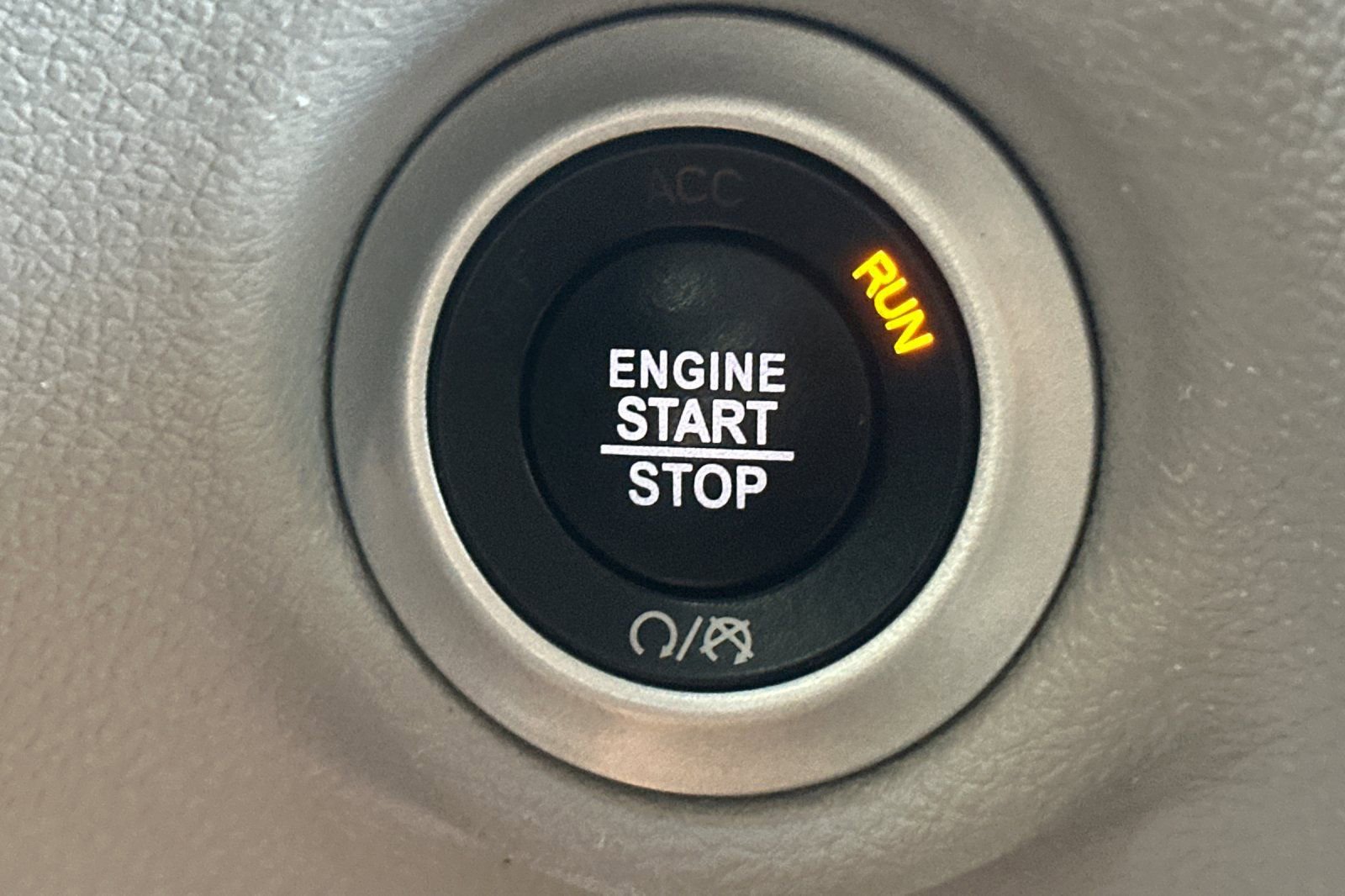 Used 2023 Chrysler Pacifica Touring-L image 35