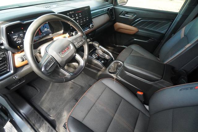 Used 2024 GMC Canyon AT4 w/ Technology Package image 25