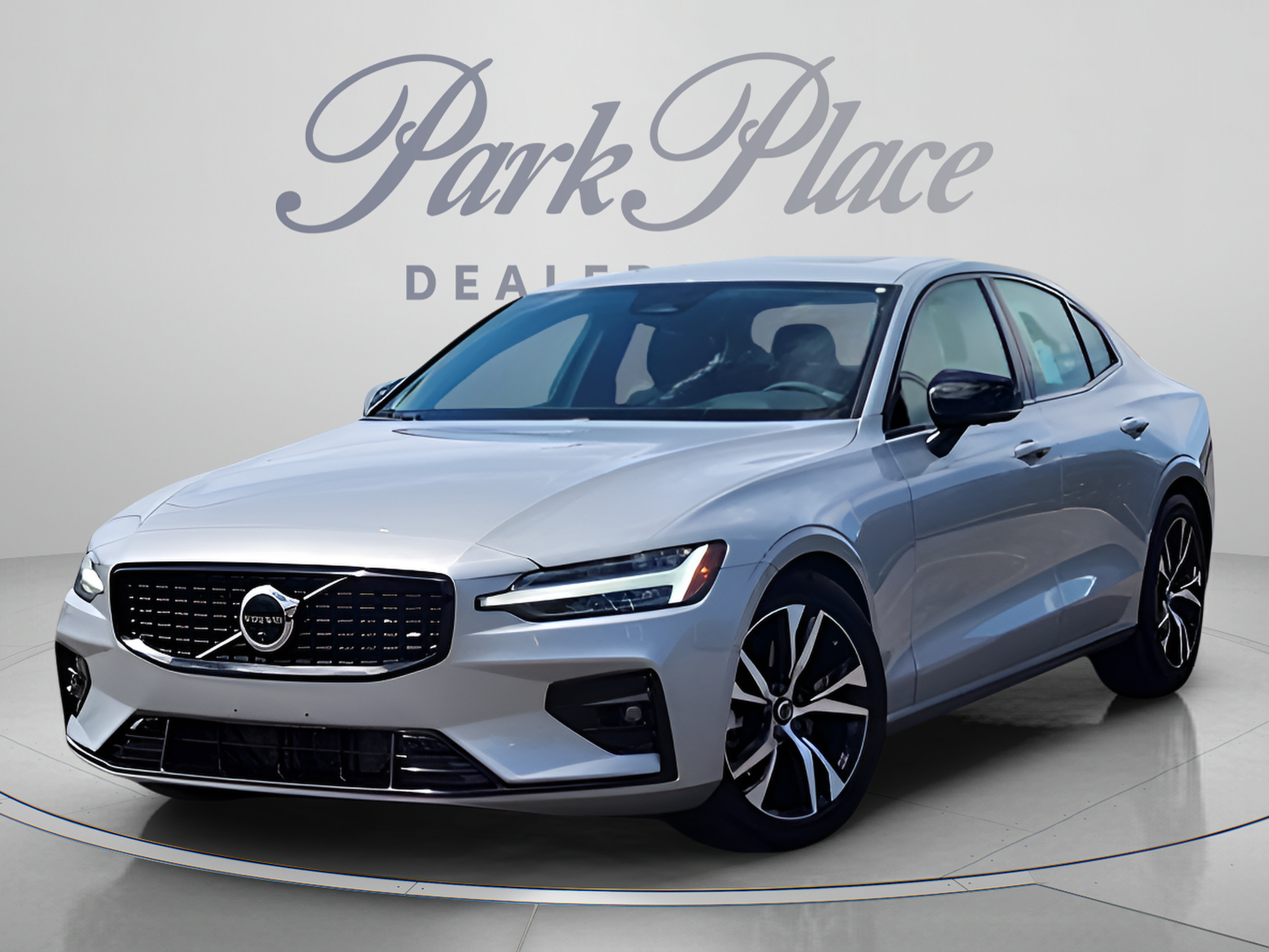 Used 2024 Volvo S60 B5 Plus FWD image 1