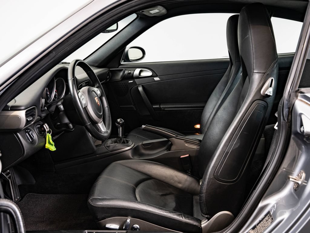 Used 2005 Porsche 911 Carrera RWD image 5