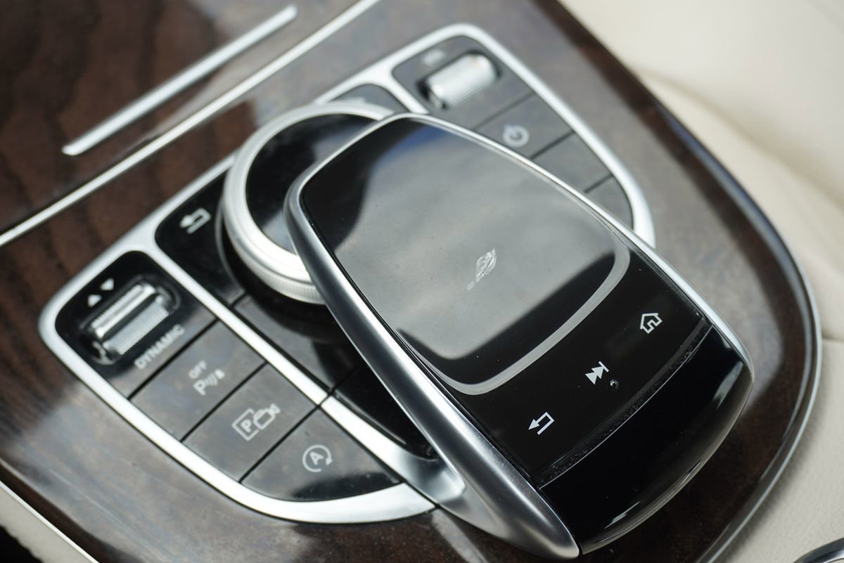 Used 2019 Mercedes-Benz E 300 image 33