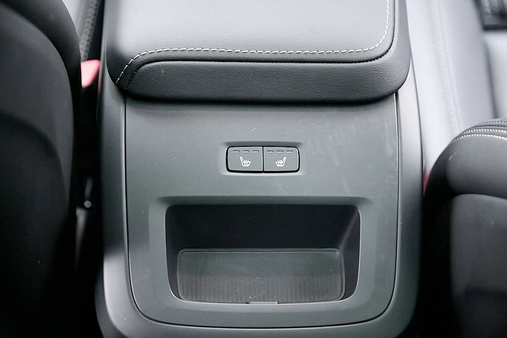 Certified 2024 Volvo XC60 T8 Ultimate image 24