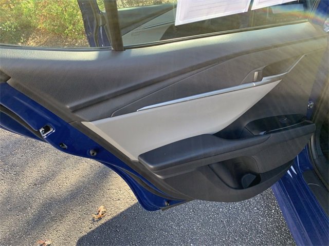 Used 2025 Toyota Camry SE image 15