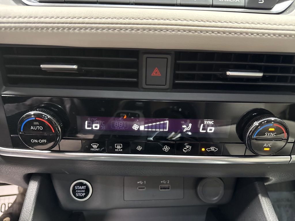 Used 2023 Nissan Rogue SV image 29