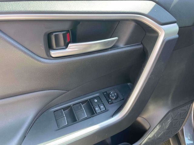 Certified 2025 Toyota RAV4 XLE AWD/4WD image 19