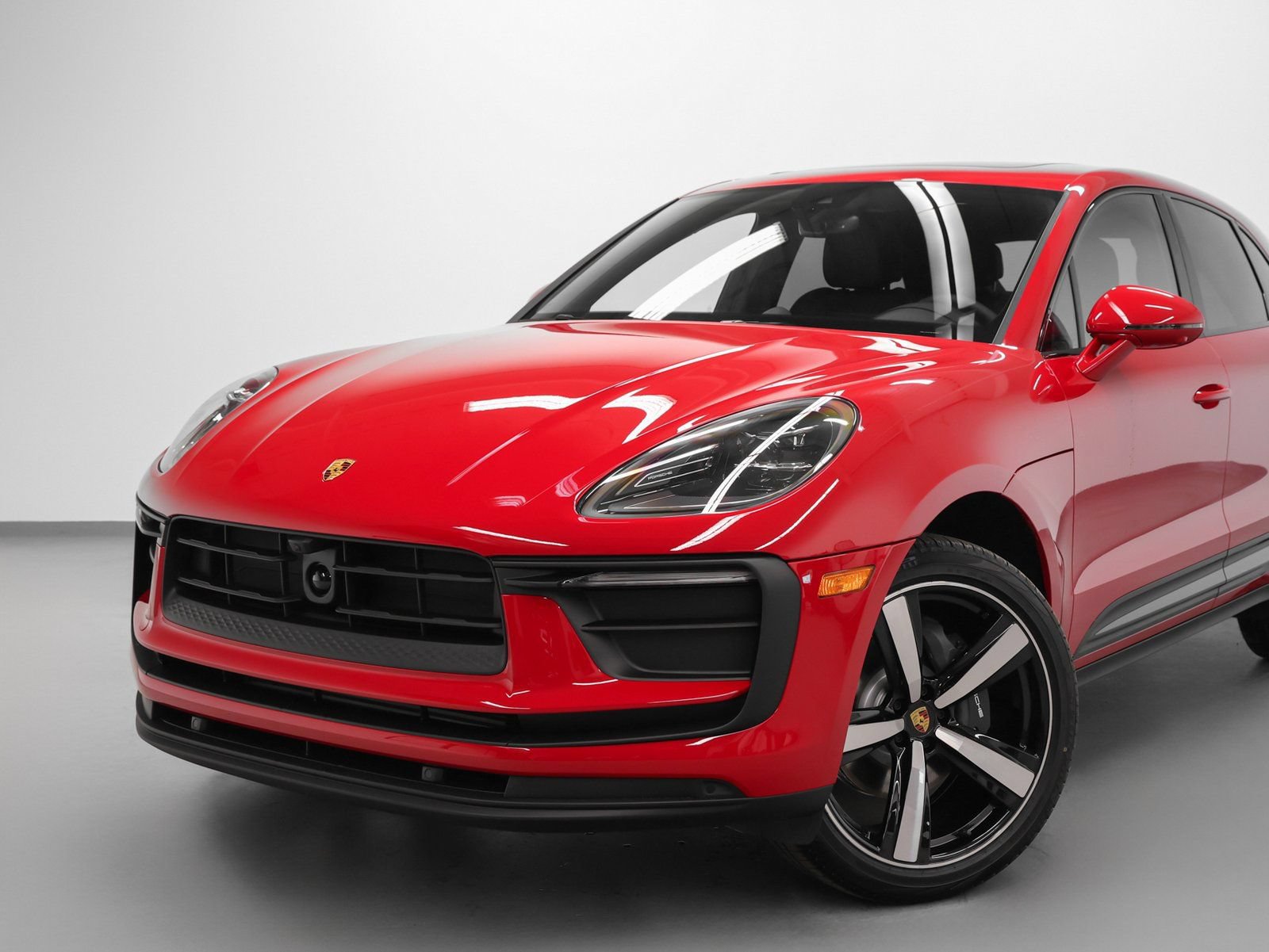 Certified 2026 Porsche Macan AWD/4WD image 7