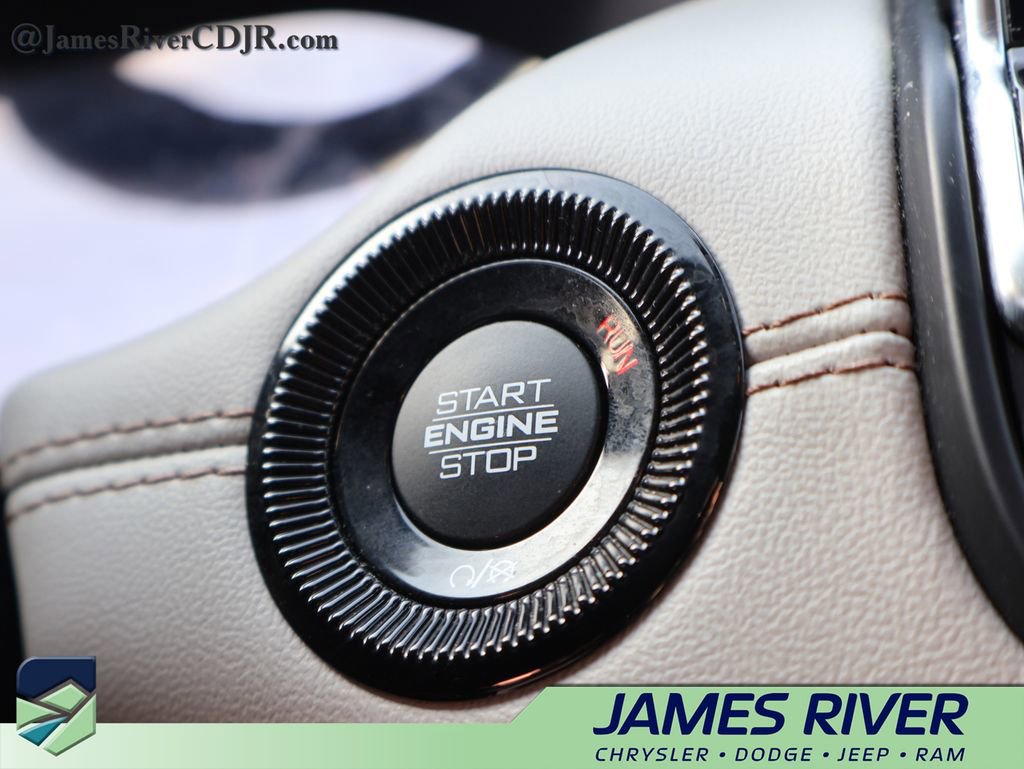 Used 2024 Jeep Compass Limited image 31