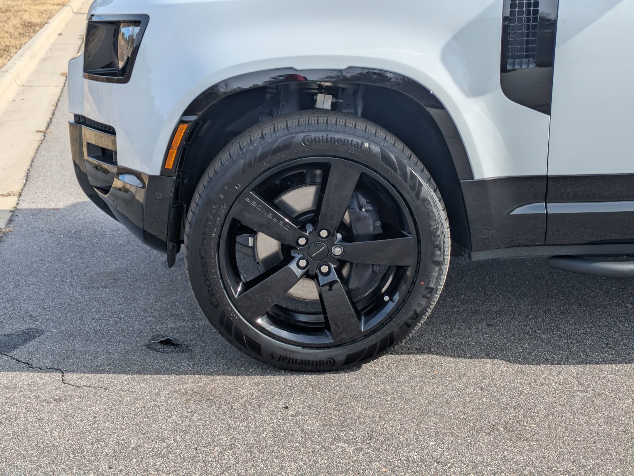 New 2026 Land Rover Defender 110 X-Dynamic SE image 35