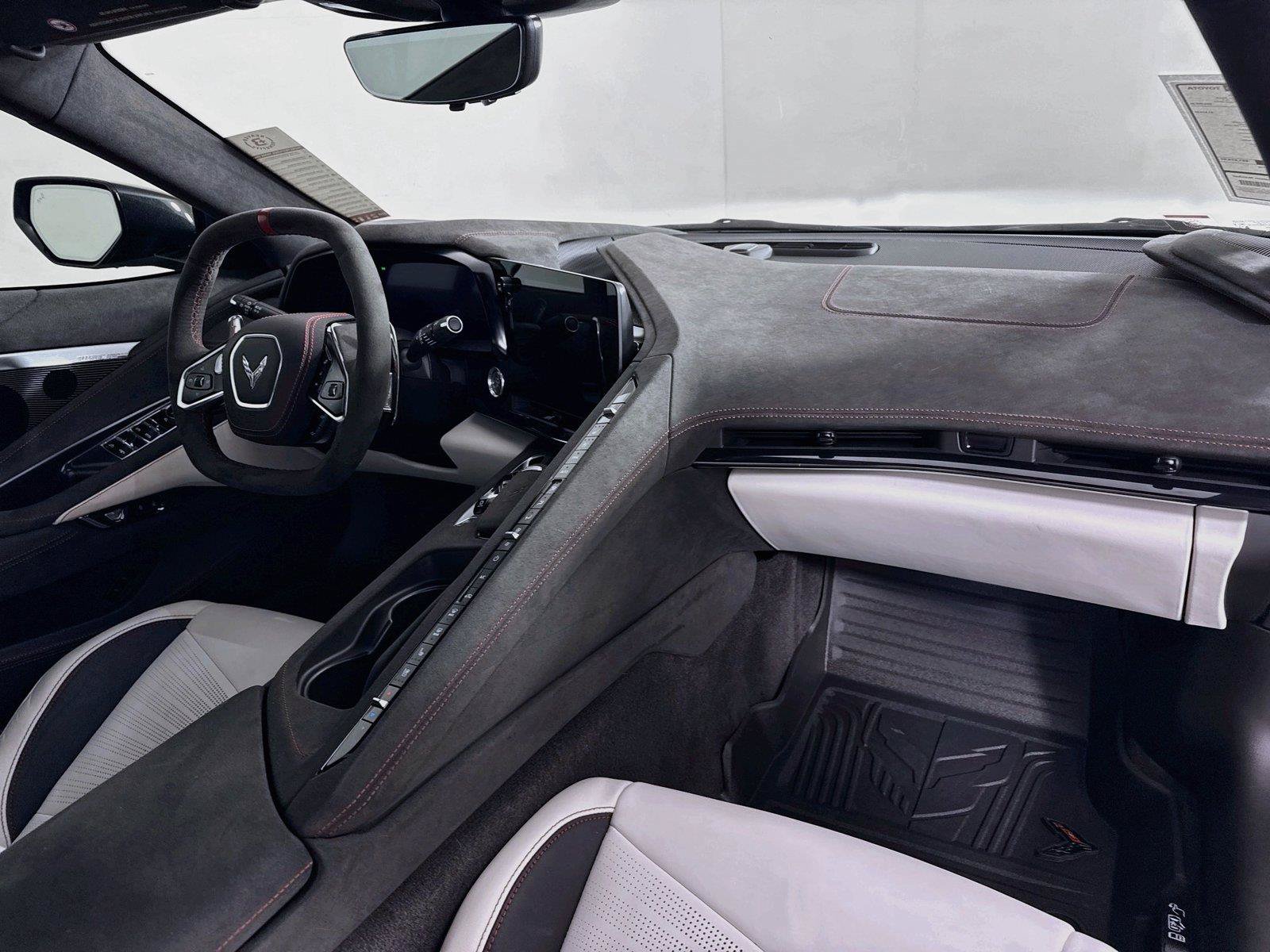 Used 2023 Chevrolet Corvette Stingray Premium Conv w/ Z51 Performance Package RWD image 40