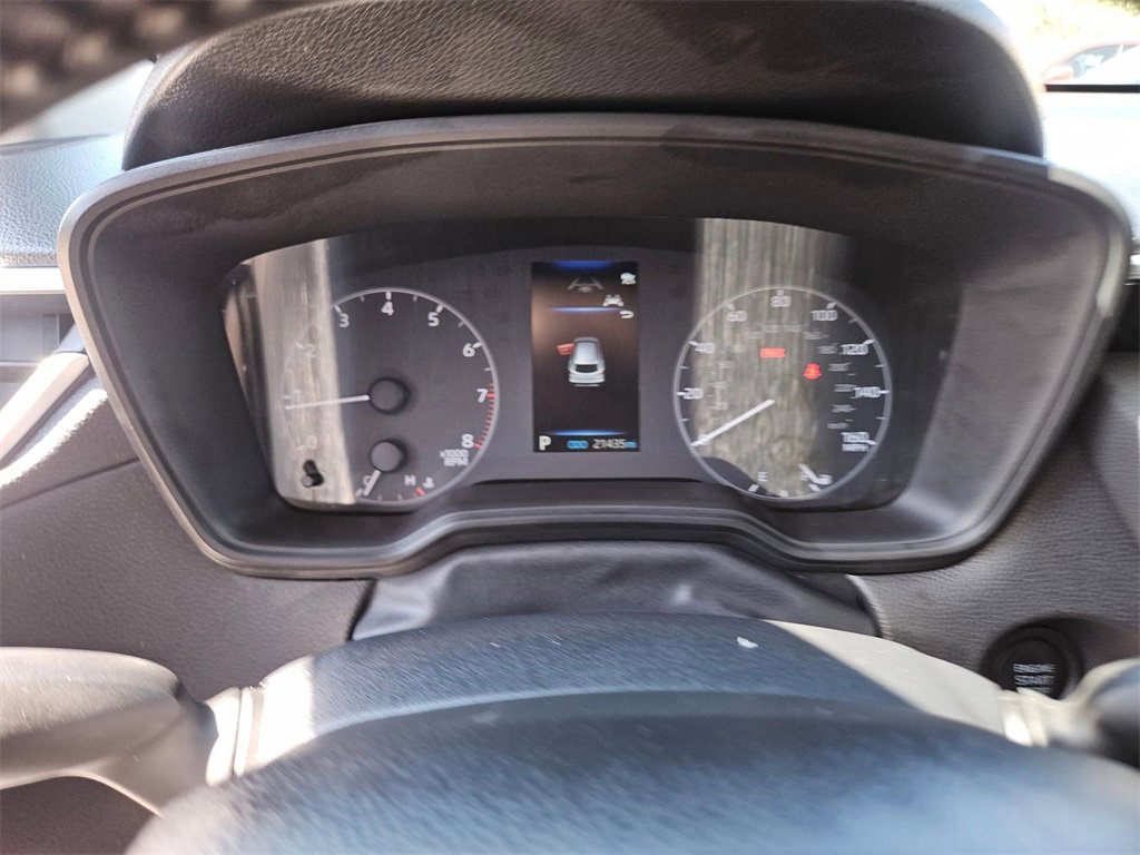 Used 2025 Toyota Corolla Cross LE image 20