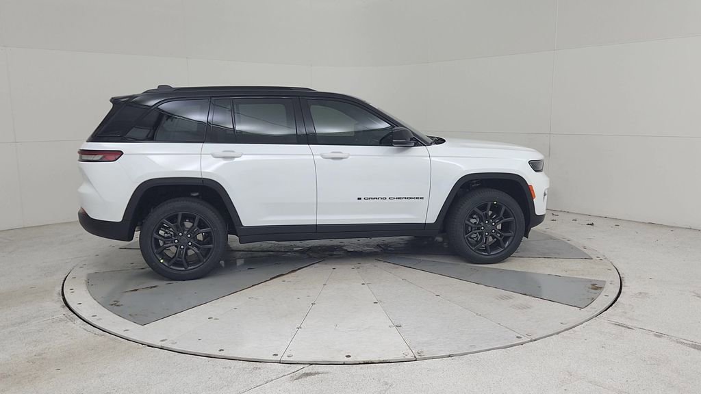 New 2025 Jeep Grand Cherokee Limited image 15