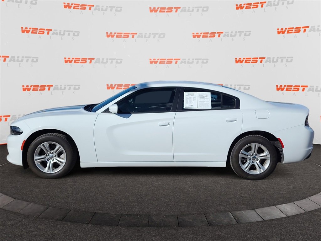 Used 2022 Dodge Charger SXT image 2