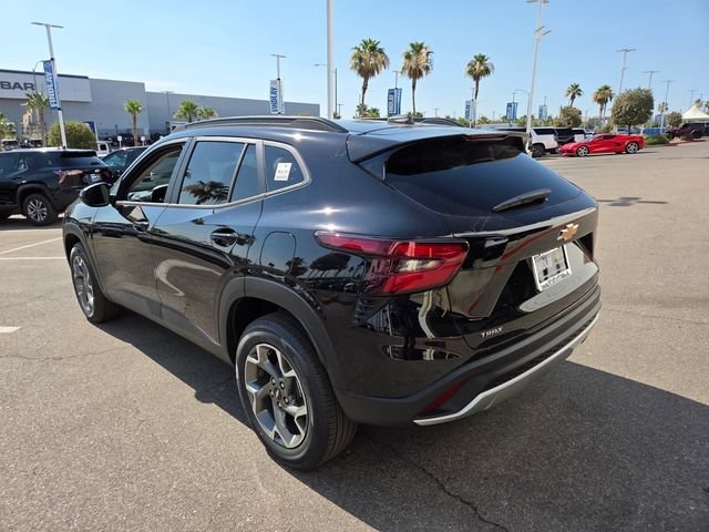 New 2026 Chevrolet Trax LT w/ Driver Confidence Package FWD image 3