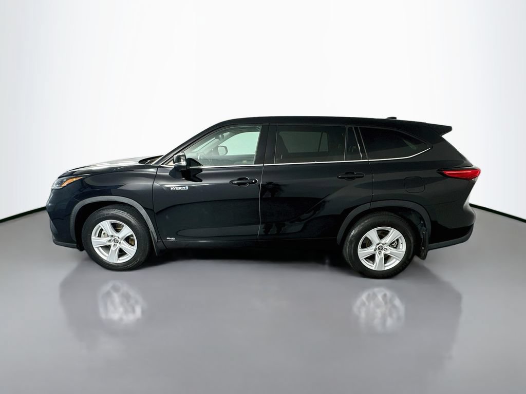 Used 2020 Toyota Highlander LE AWD/4WD image 4
