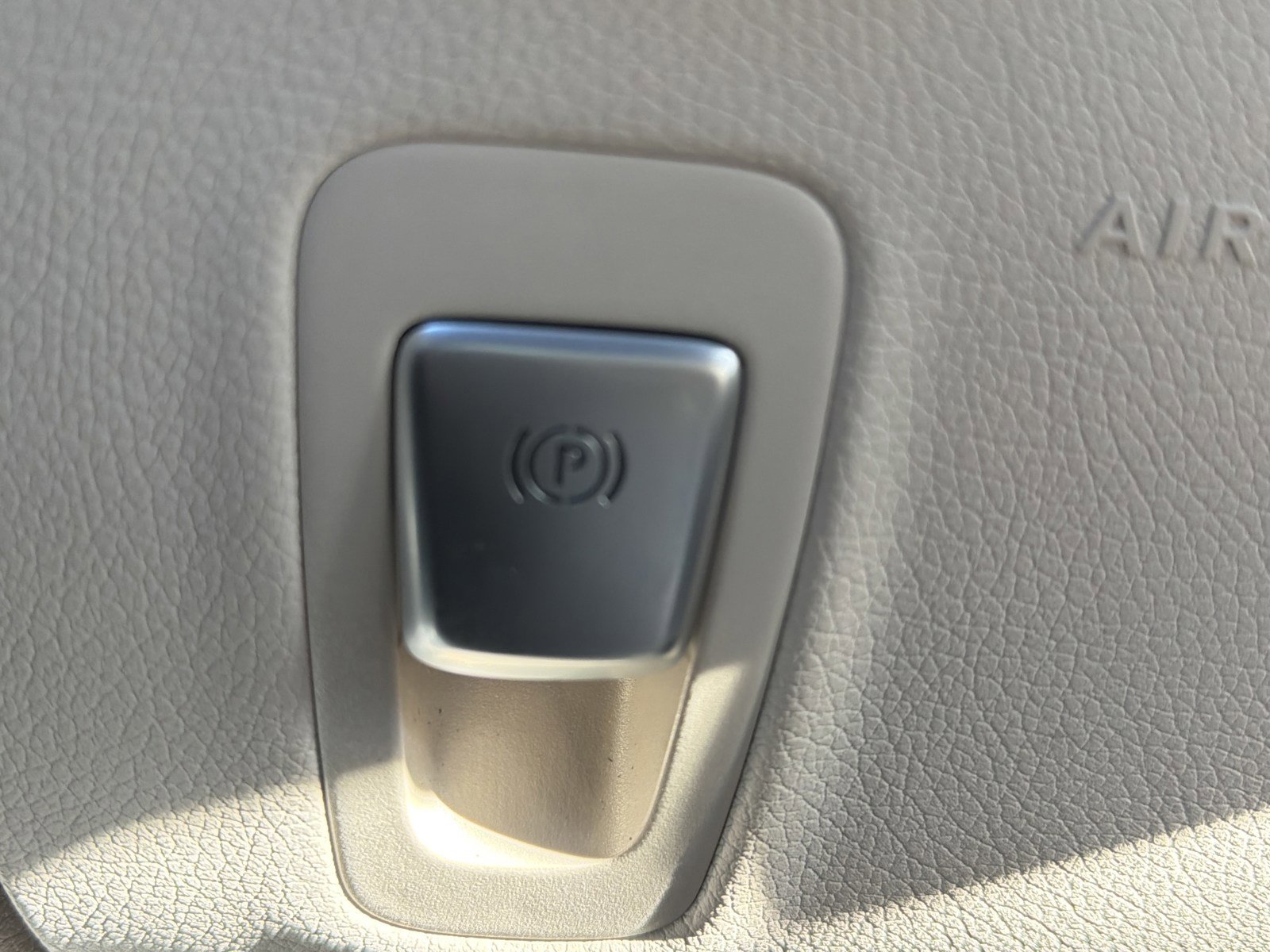 Used 2019 Mercedes-Benz E 300 4MATIC image 28