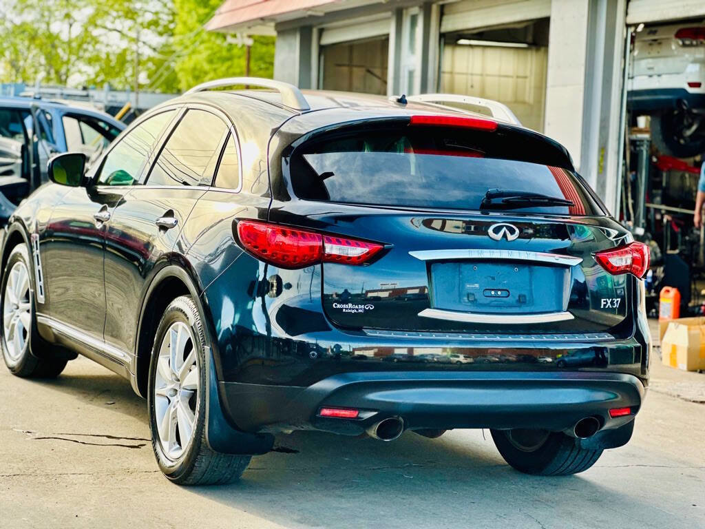 Used 2013 INFINITI FX37 2WD w/ Premium Pkg image 9