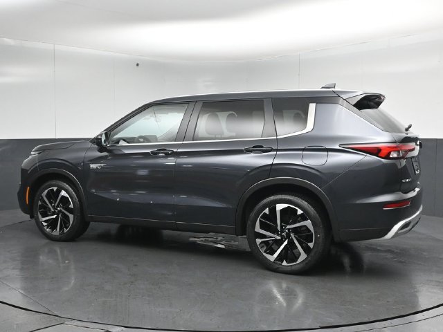 Used 2025 Mitsubishi Outlander SE AWD/4WD image 5