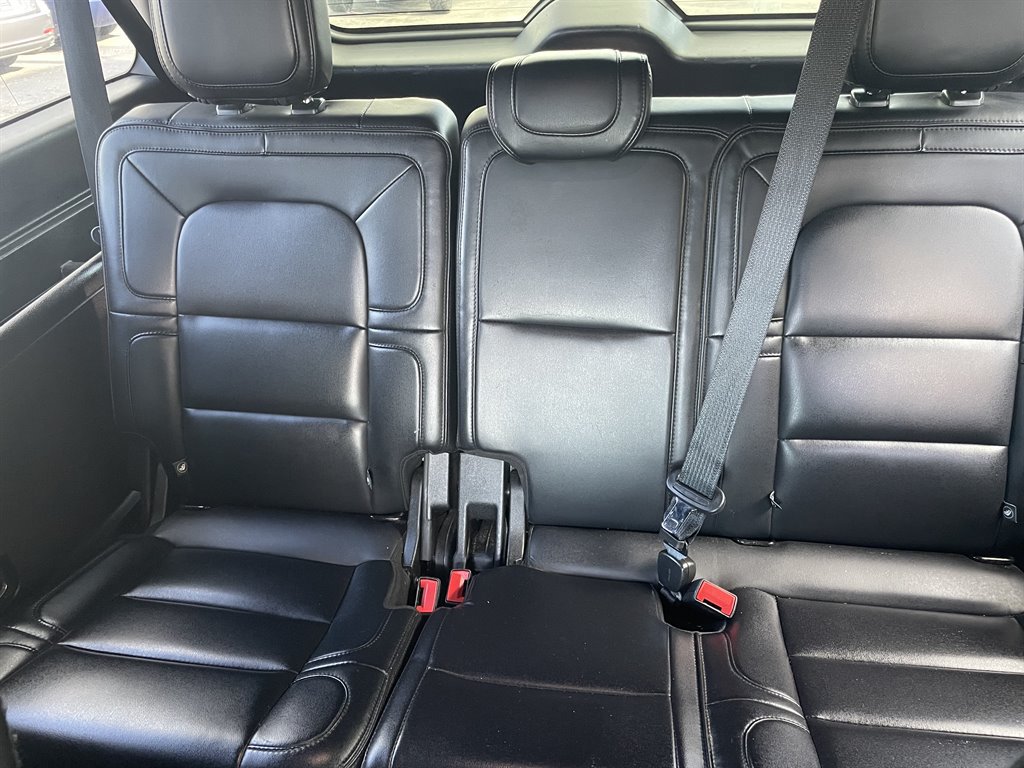 Used 2019 Lincoln Navigator L Select AWD/4WD image 32