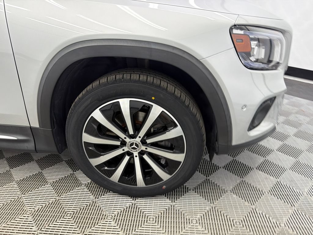 Used 2022 Mercedes-Benz GLB 250 w/ Premium Package Lite image 12