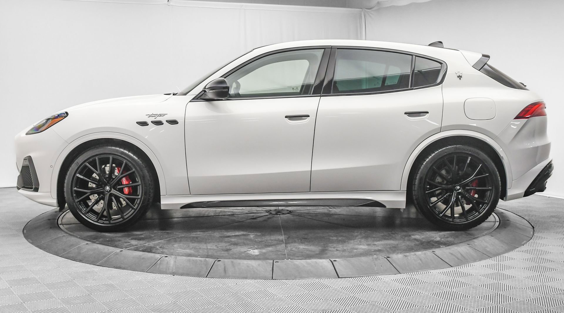 New 2025 Maserati Grecale Trofeo image 4