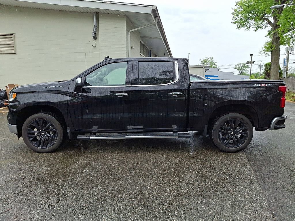 Used 2024 Chevrolet Silverado 1500 LTZ w/ LTZ Premium Package AWD/4WD image 4