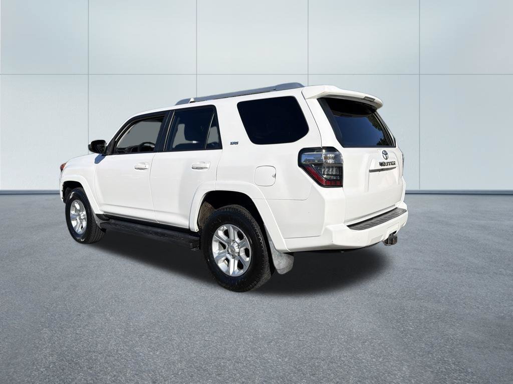 Used 2018 Toyota 4Runner SR5 AWD/4WD image 7