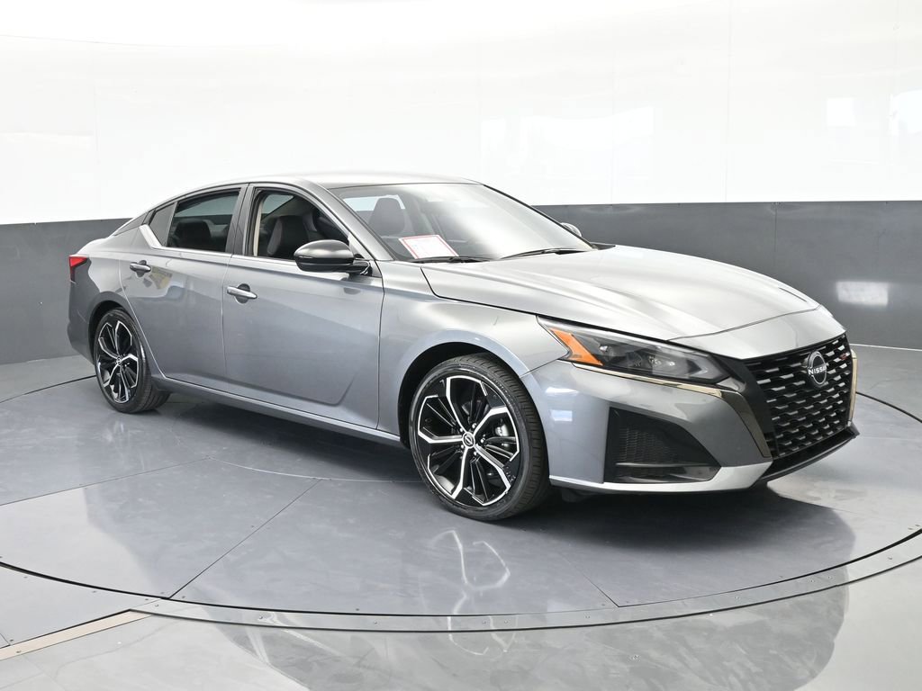 Used 2024 Nissan Altima 2.5 SR image 8