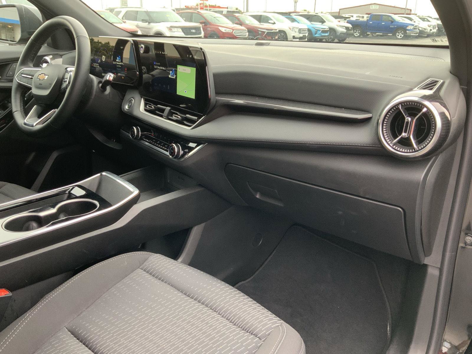 Used 2025 Chevrolet Equinox LT FWD image 55