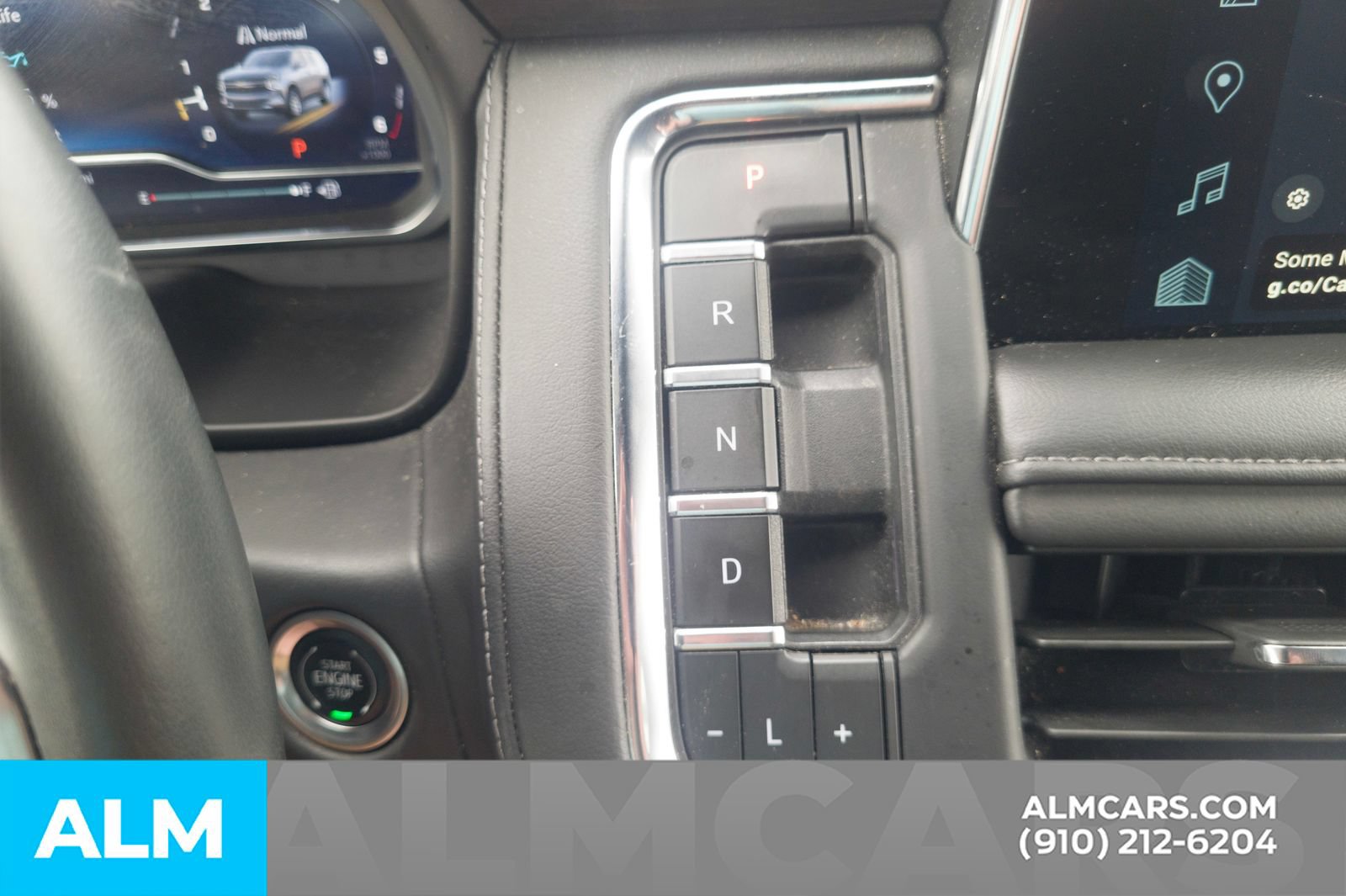 Used 2024 Chevrolet Suburban LT RWD image 31