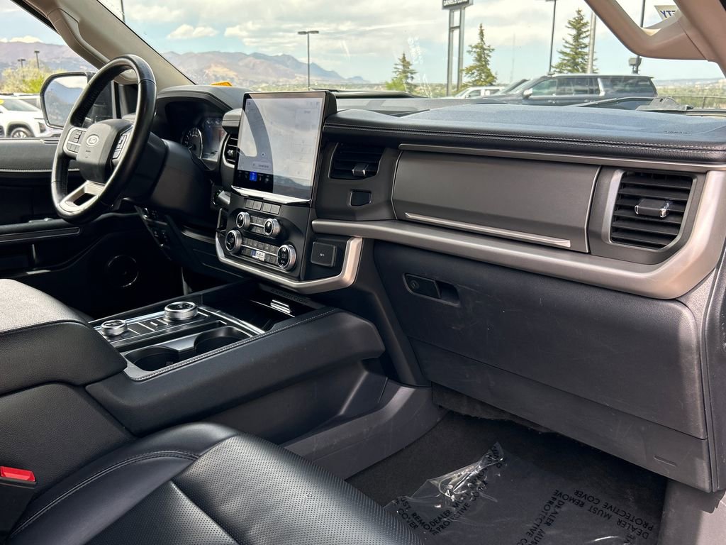 Used 2024 Ford Expedition XLT AWD/4WD image 18