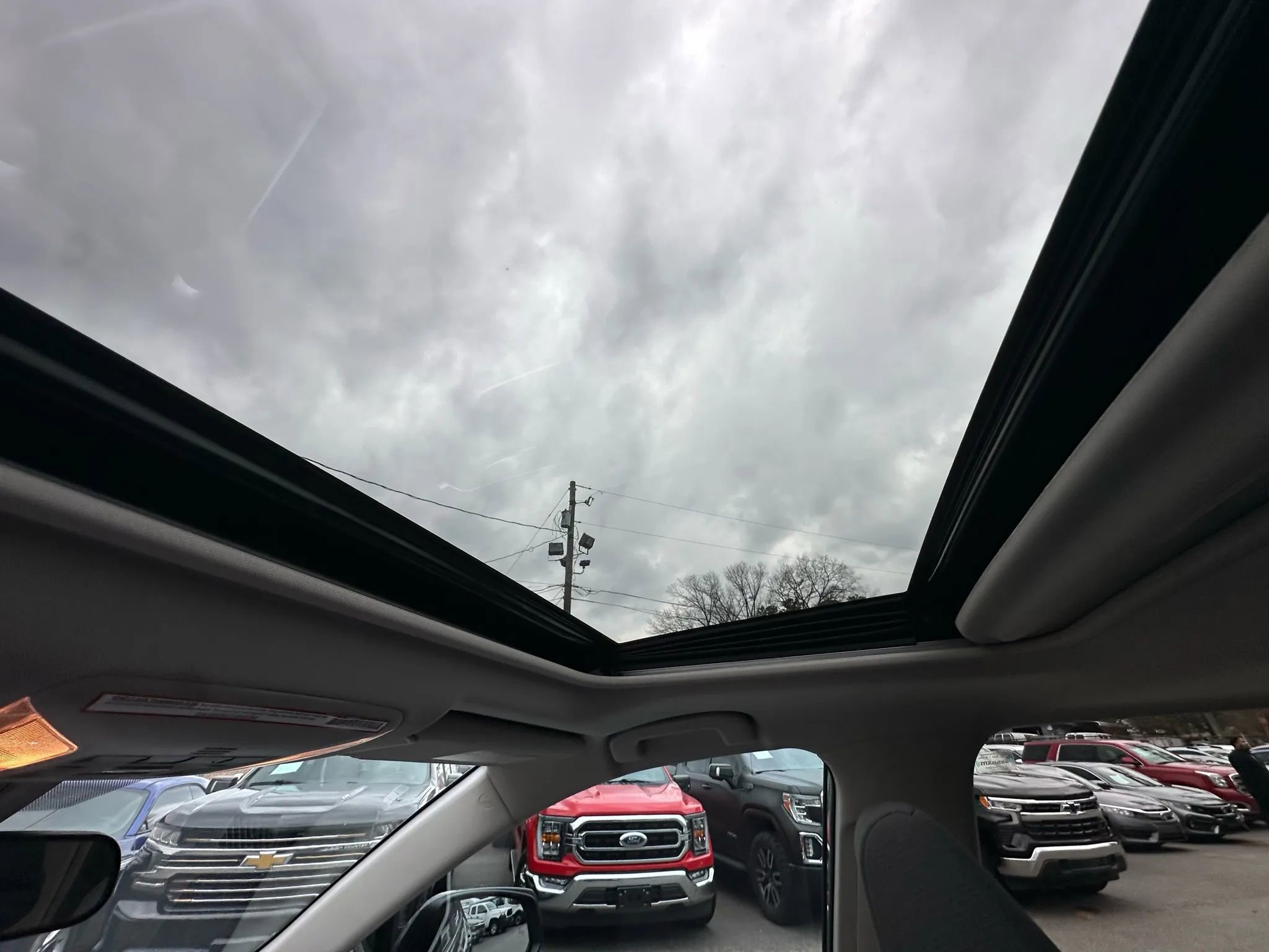 Used 2019 Toyota RAV4 XLE w/ Convenience Package image 28