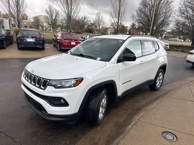 Used 2025 Jeep Compass Latitude image 7