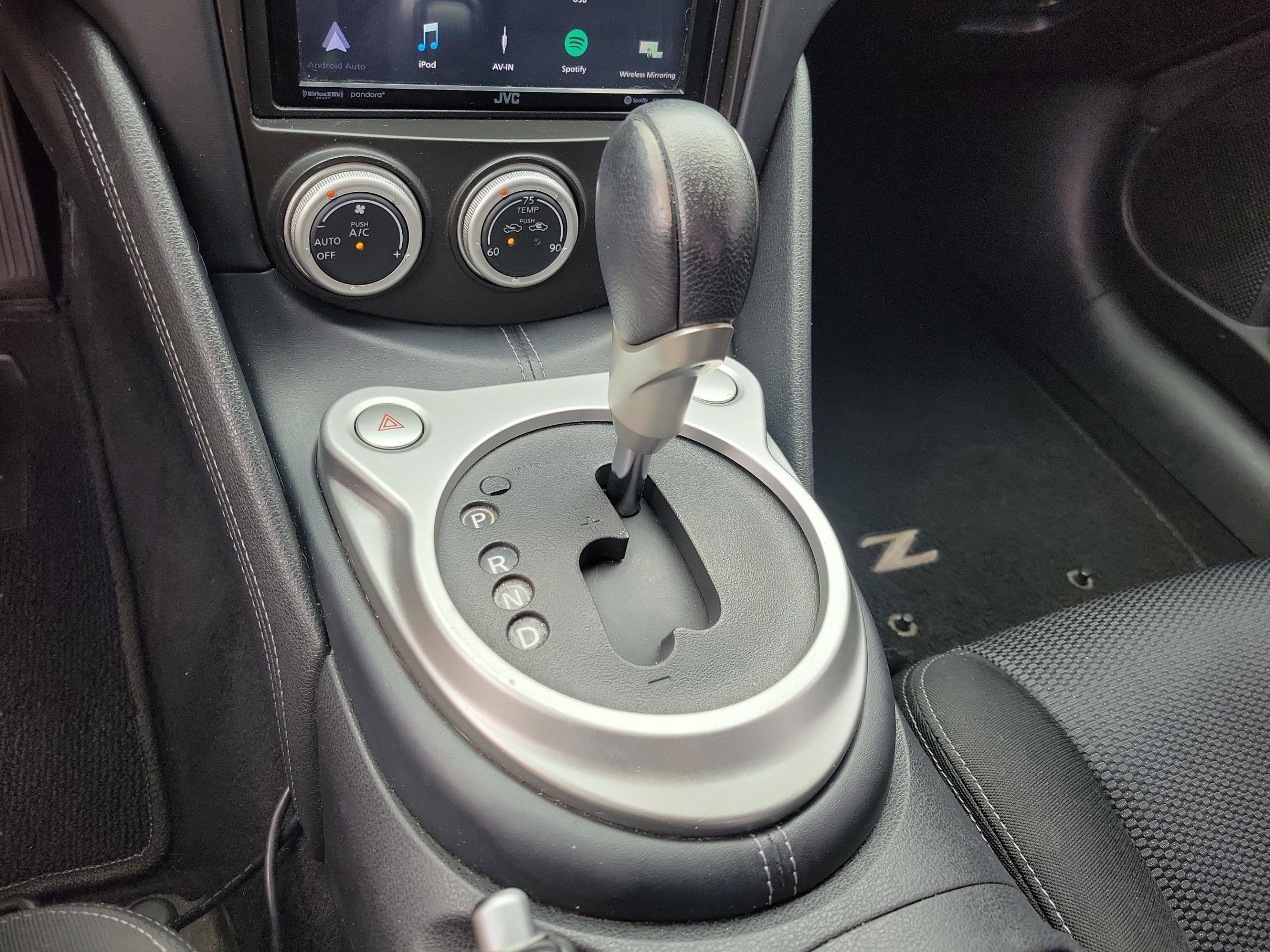 Used 2015 Nissan 370Z Coupe image 22