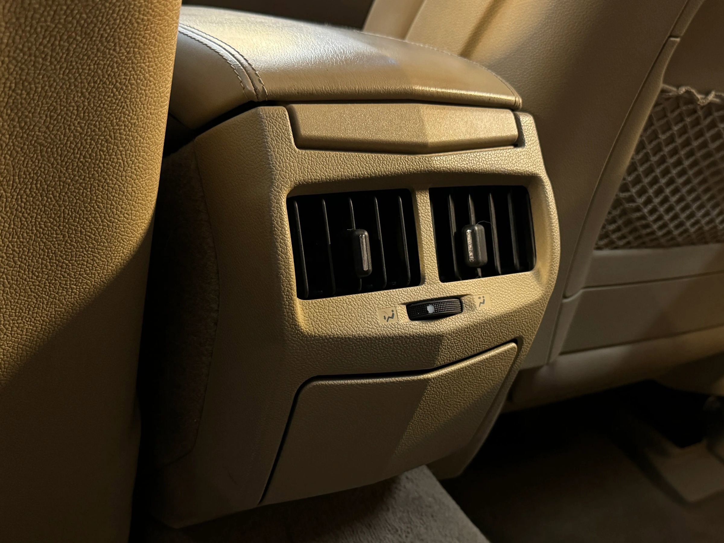 Used 2010 Cadillac CTS AWD Wagon image 25