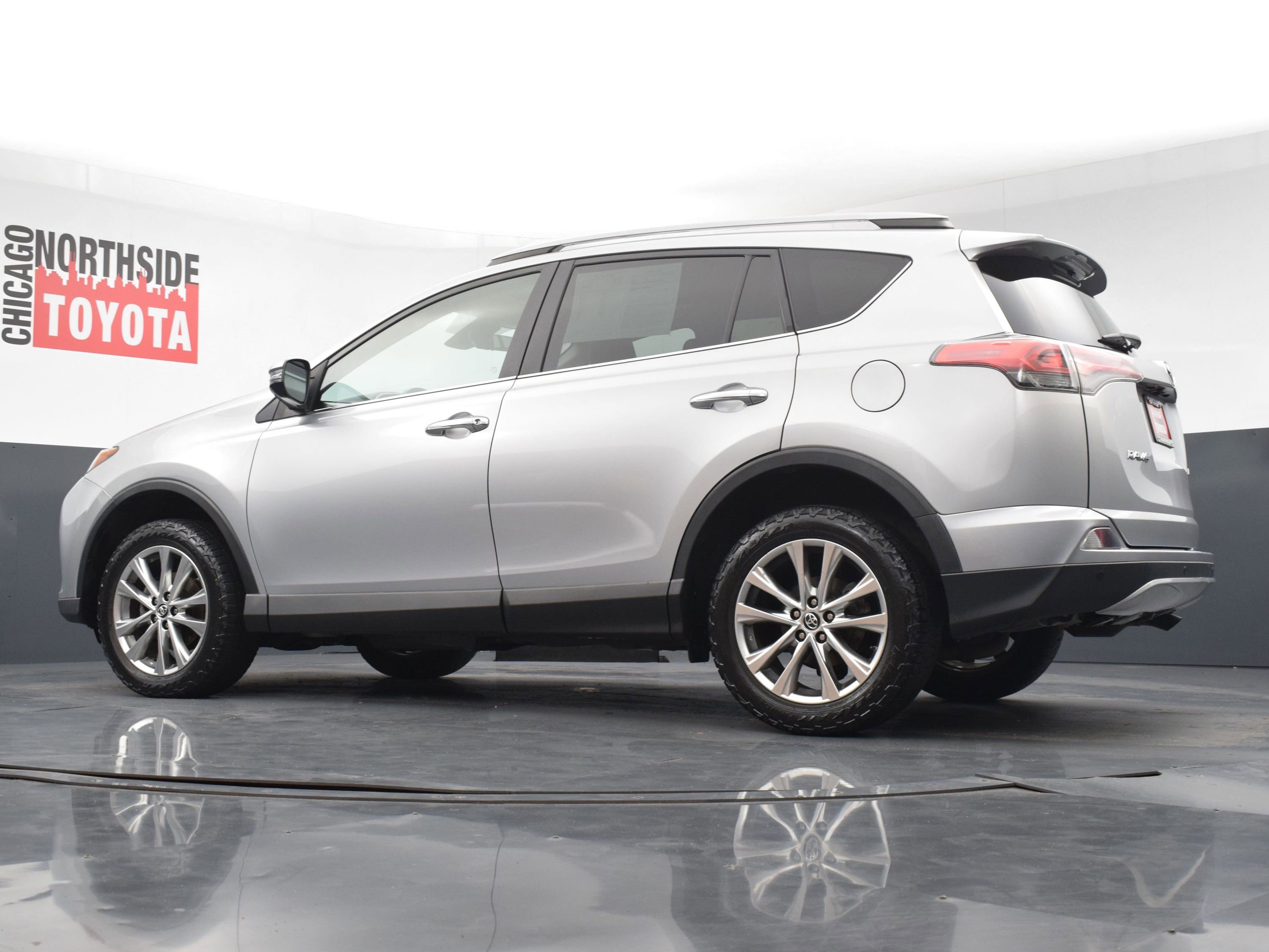 Used 2017 Toyota RAV4 Limited FWD image 32