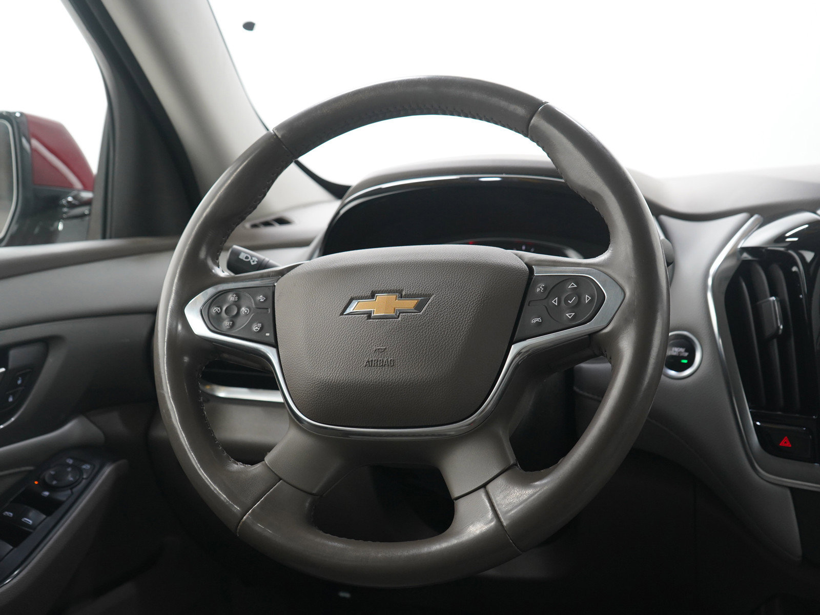Used 2020 Chevrolet Traverse LT w/ Driver Confidence II Package image 15