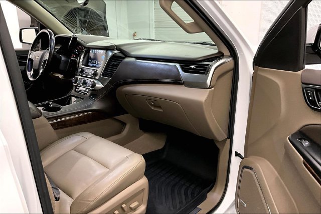 Used 2019 Chevrolet Tahoe LT w/ LT Signature Package AWD/4WD image 19